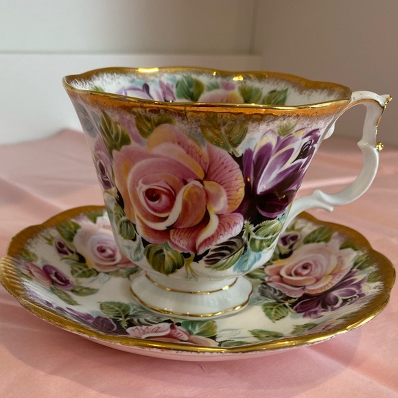*Rare* EUC Royal Albert Teacup and Saucer Summer Bounty Series in “Amethyst” - Picture 3 of 7